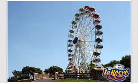 La grande roue : La Récré des 3 Curés, parc d'attractions à Brest 